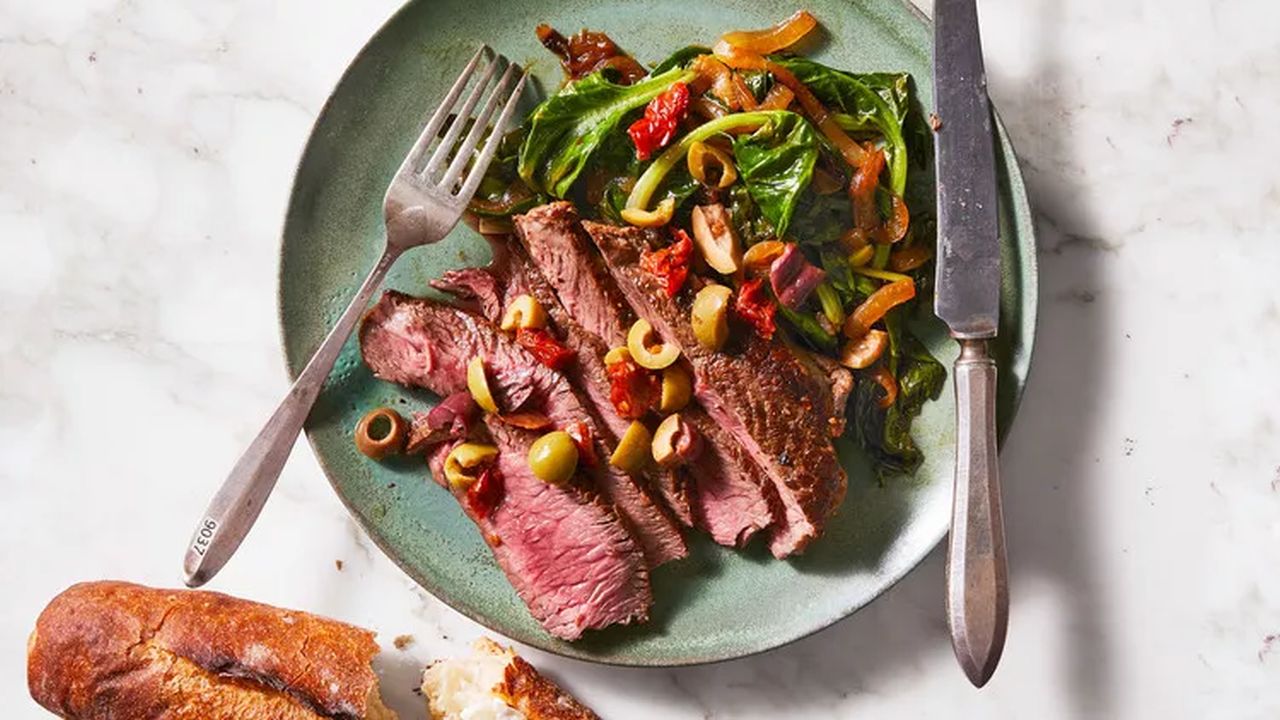 4th of July Dinner Recipes - Sirloin Steak with Spinach and Onions