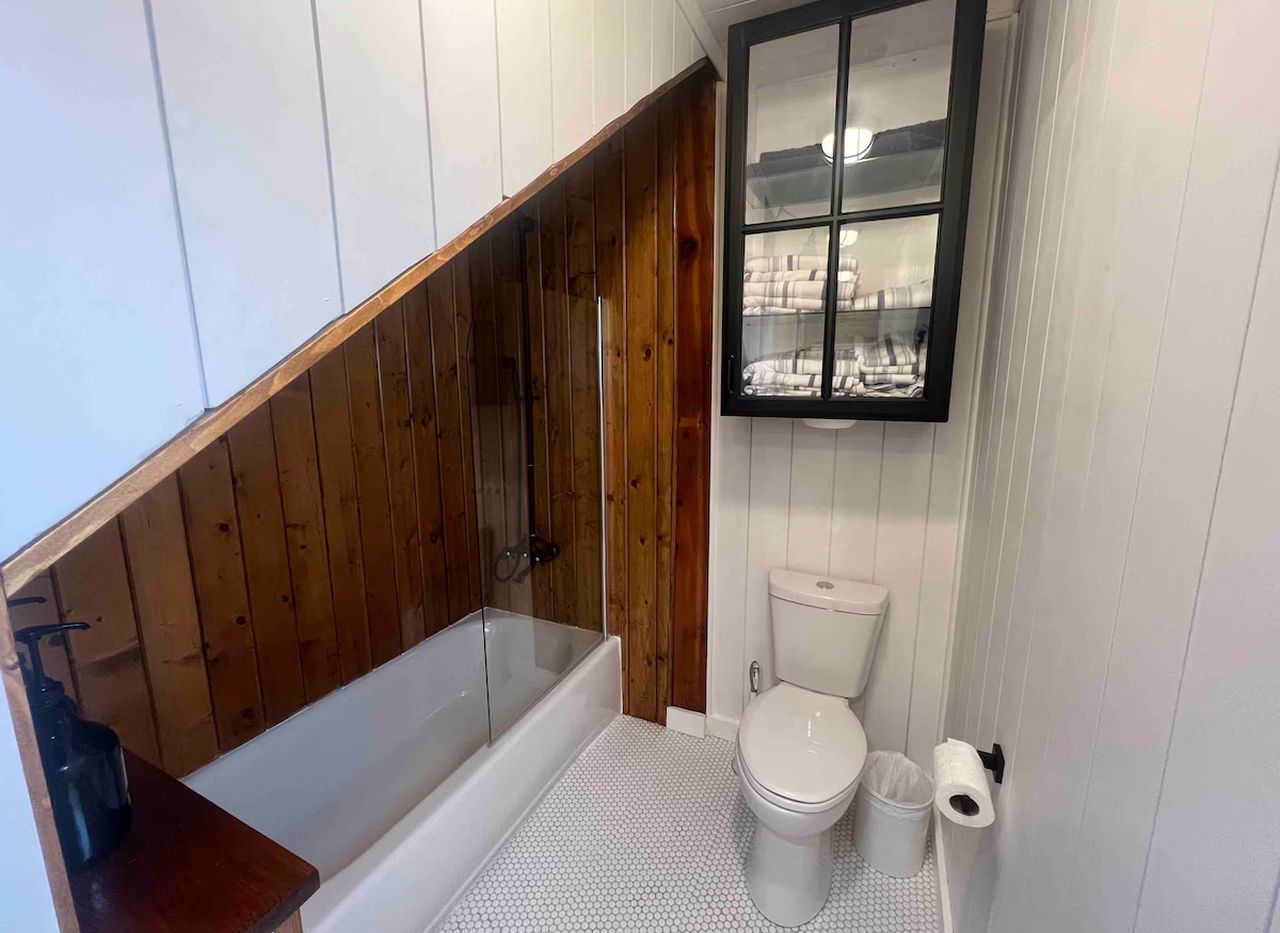 Bathroom of Shipwreck House - 2