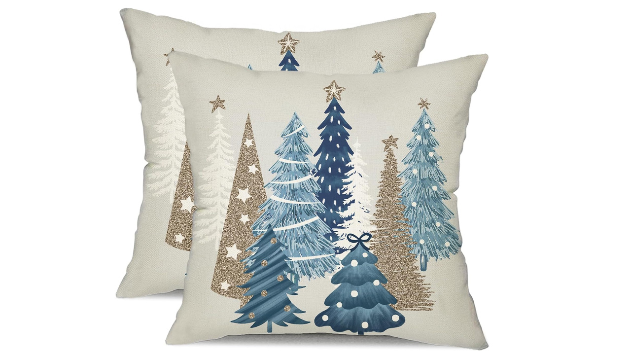 Christmas-themed-pillow-covers-at-Amazon-Prime-Big-deal-days-sale-2025