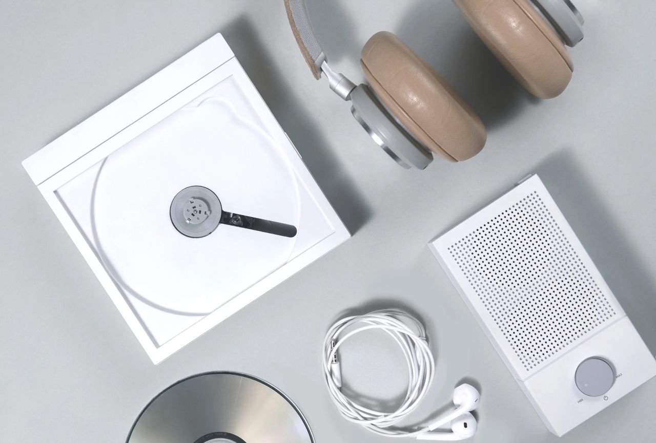 COVER CD Player by TINYL