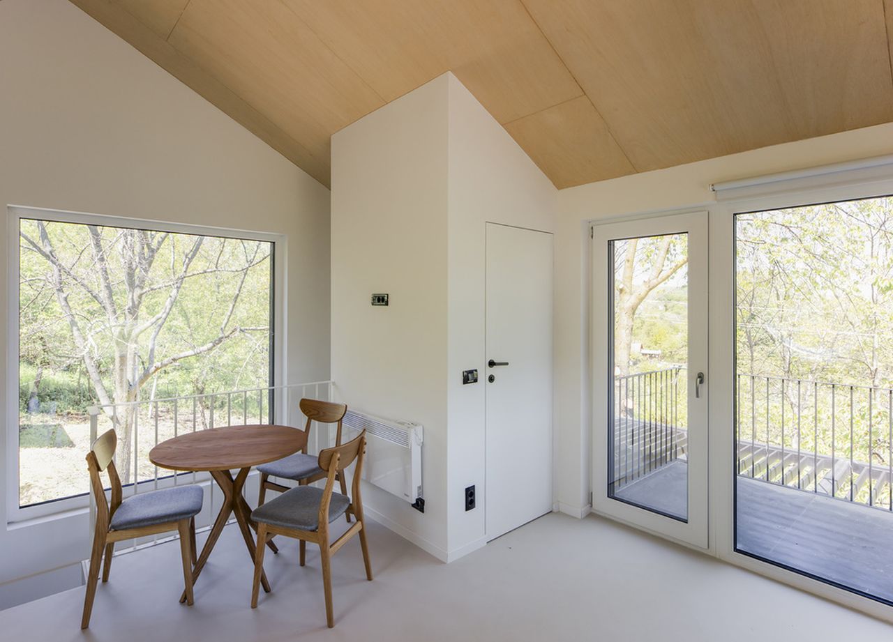 Dining Area of CLO2 Cabin