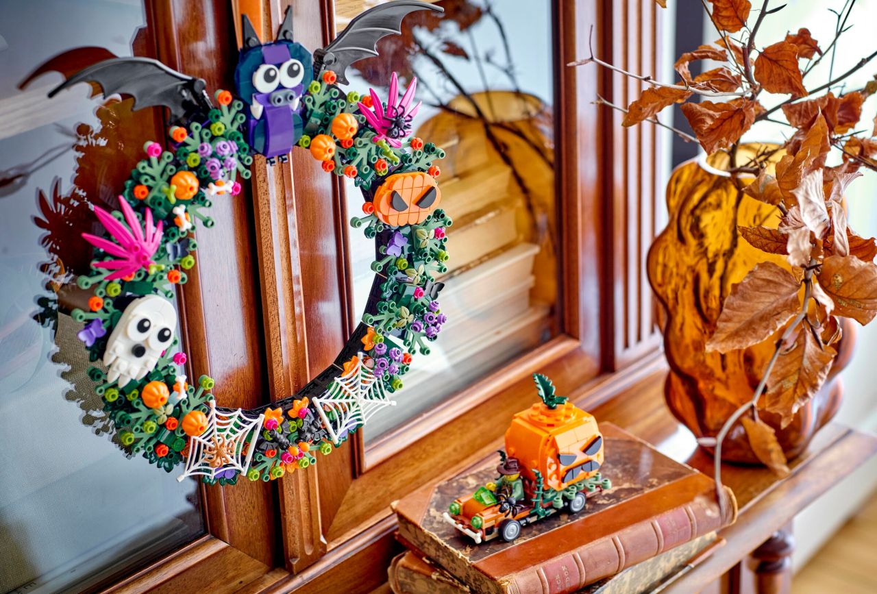 LEGO Halloween Wreath - 1