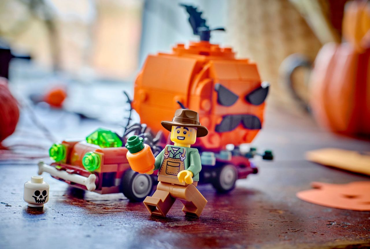 LEGO - Jack-o’-lantern Pickup Truck