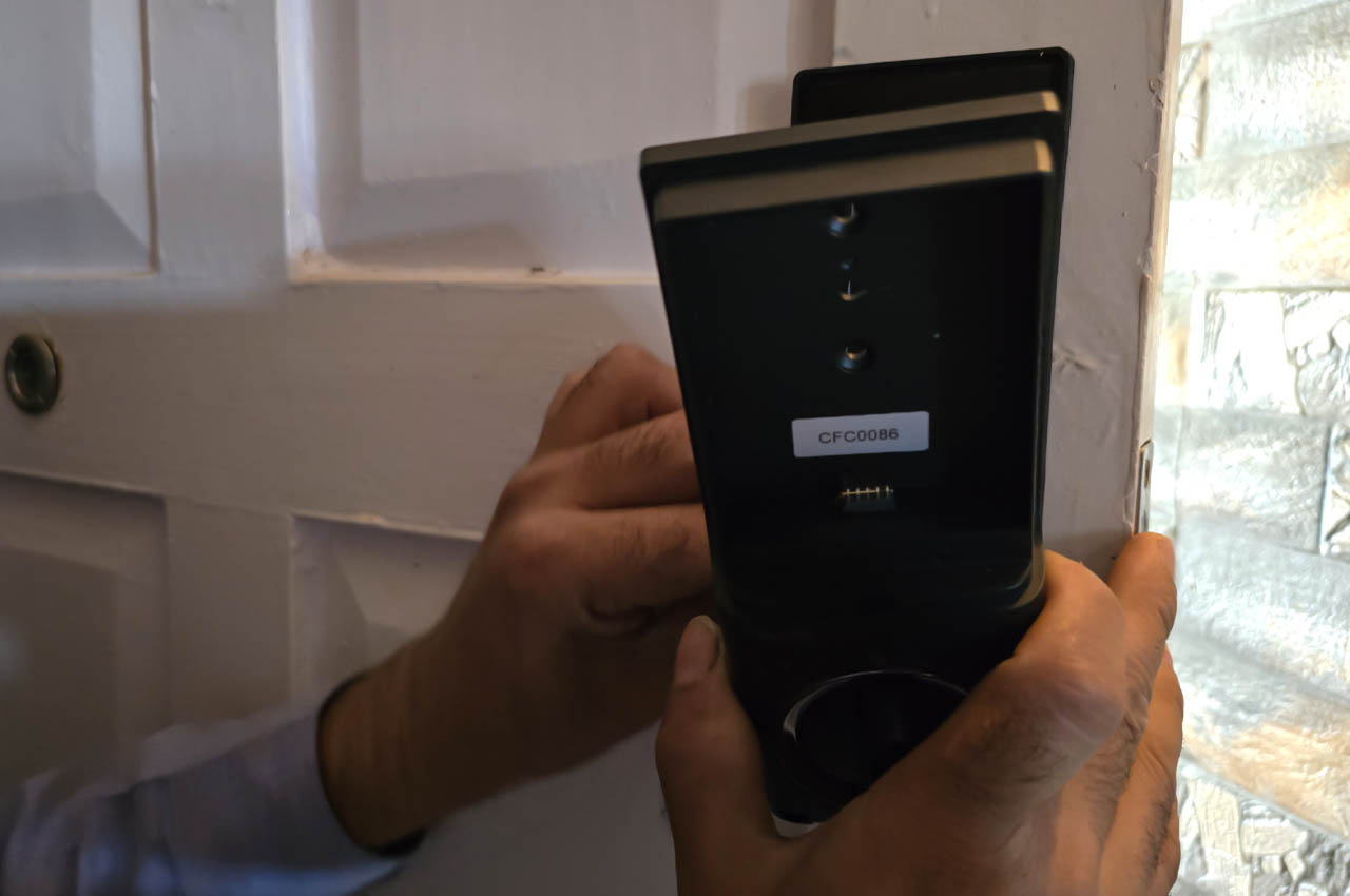 Lockzo Smart Lock 6-in-1 deadbolt Hands-On Review
