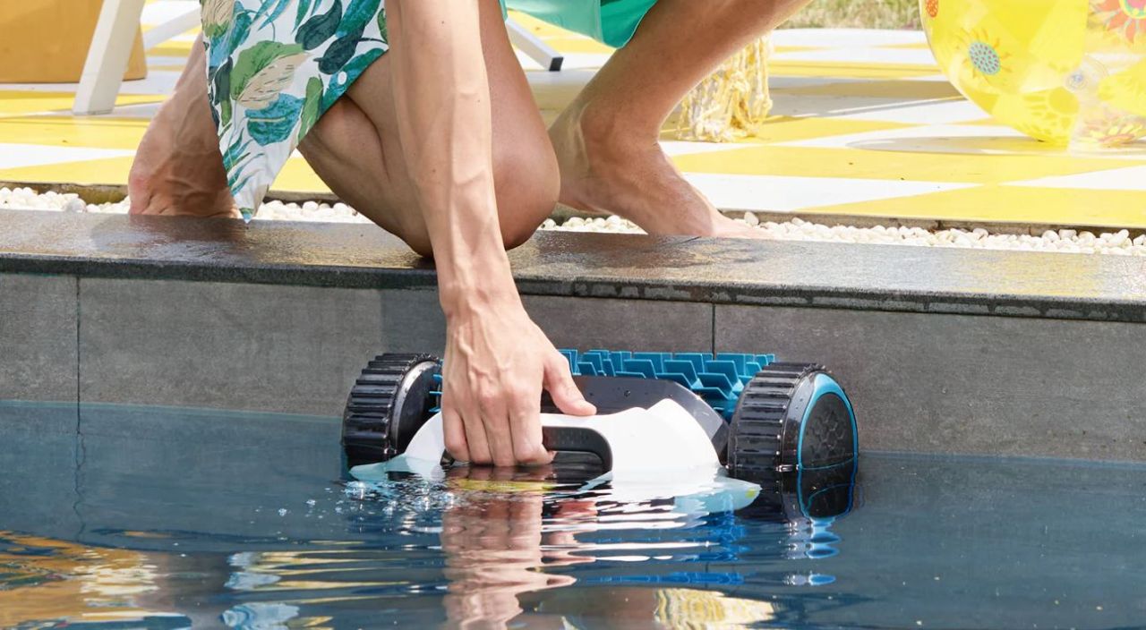 MAMMOTION SPINO E1 Robotic Pool Cleaner Offers 210 Minutes of Continuous Cleaning
