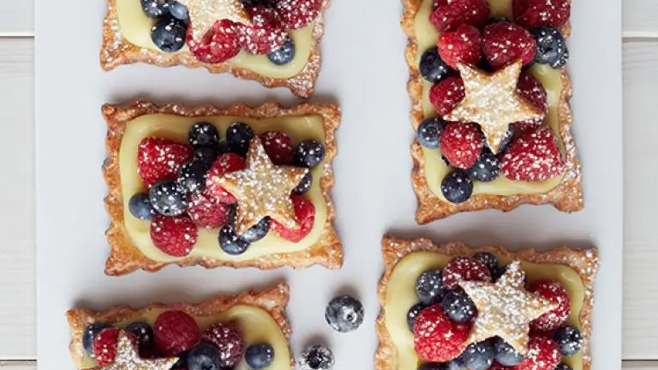 Star-Studded Berry Tarts