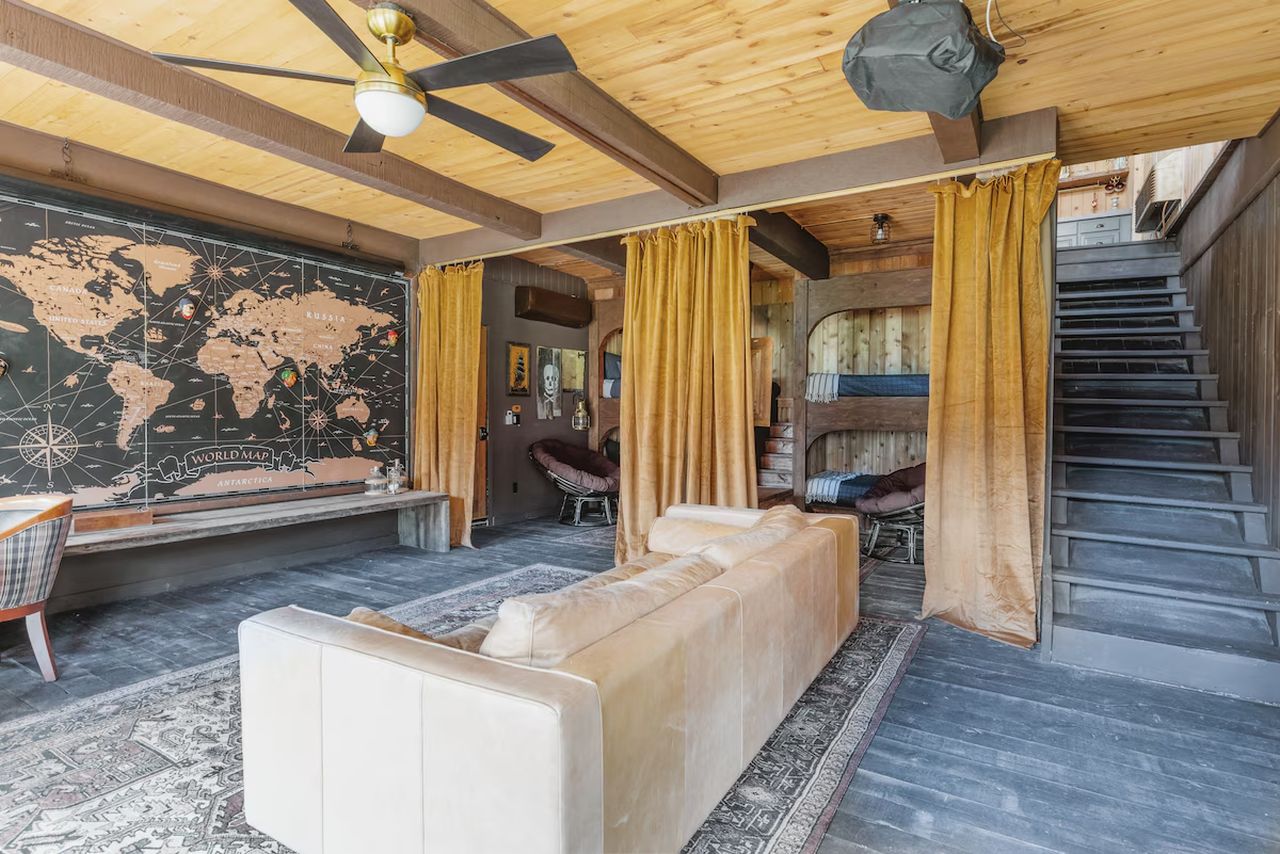 Pirate's Paradise of Shipwreck House