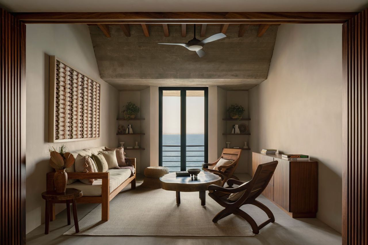 This Cliffside House in Mexico Can’t be Seen from Its Entrance