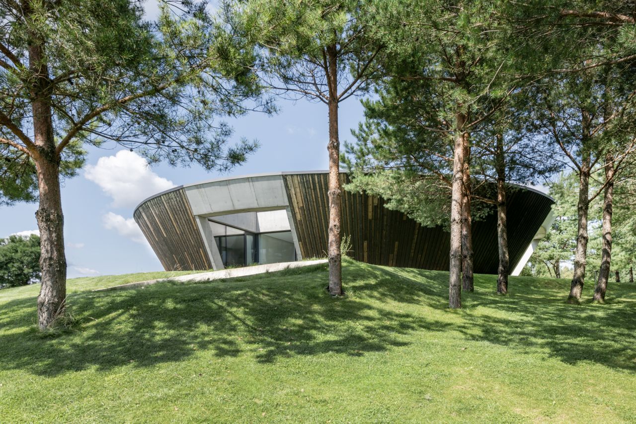 This Lakeside Villa in Lithuania is Built Around Four Recessed Courtyards