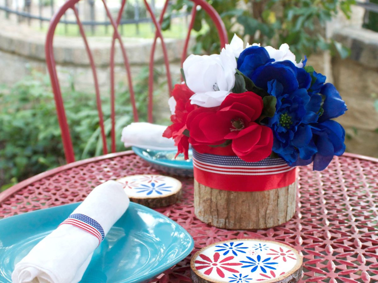 Floral Fourth of July Table Décor ideas