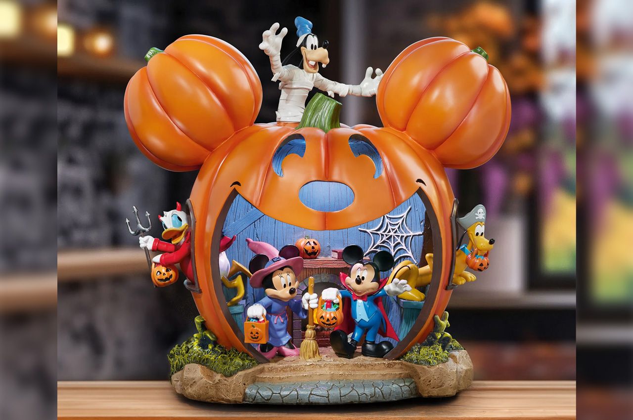 2025 Costco Halloween décor - Disney Mickey and Friends Halloween Pumpkin House