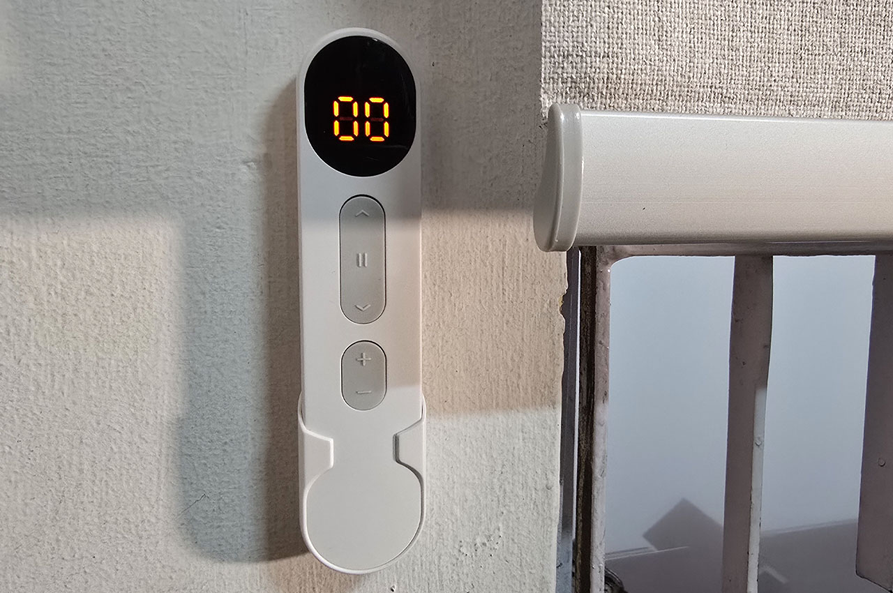 Bringnox Blackout Roller Shades Review by Homecrux-remote
