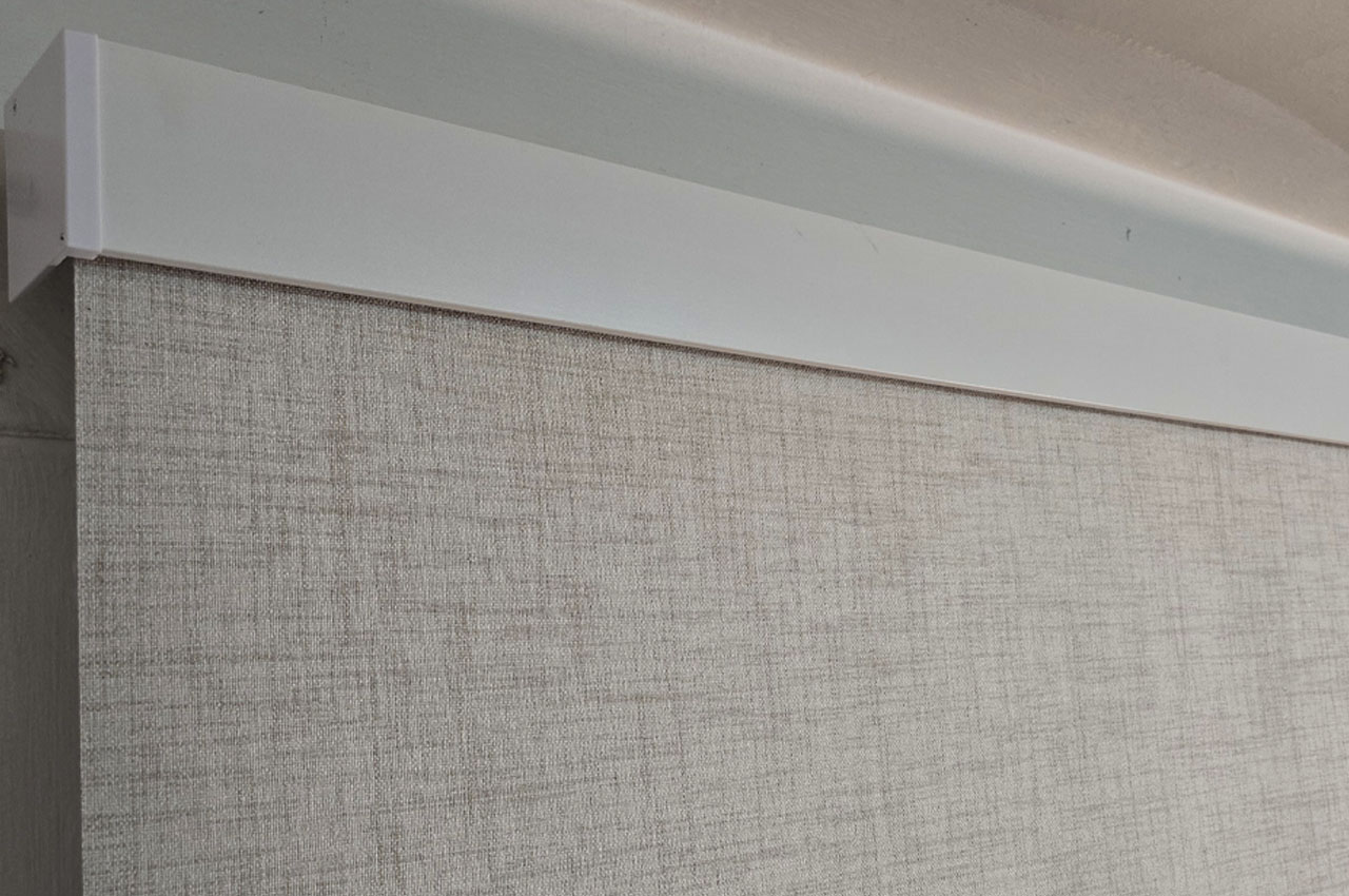 Bringnox solar powered Blackout Roller Shades Review by Homecrux-metal housing