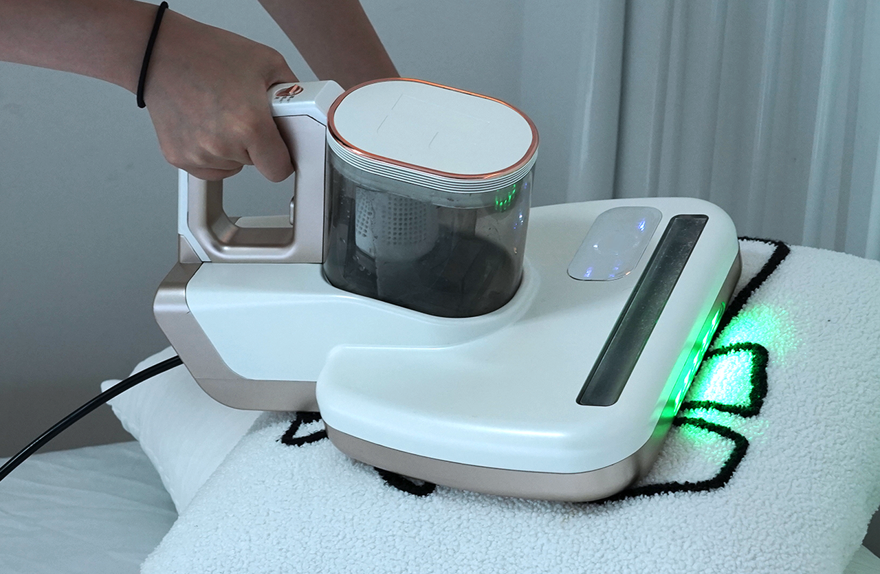 Briscomi 5-in-1 mattress vacuum cleaner