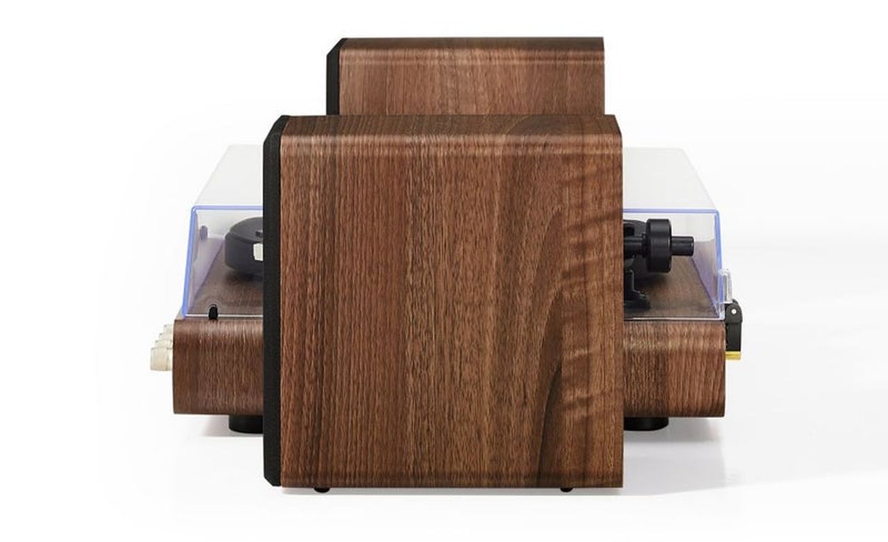 C65 RECORD PLAYER WITH SPEAKERS