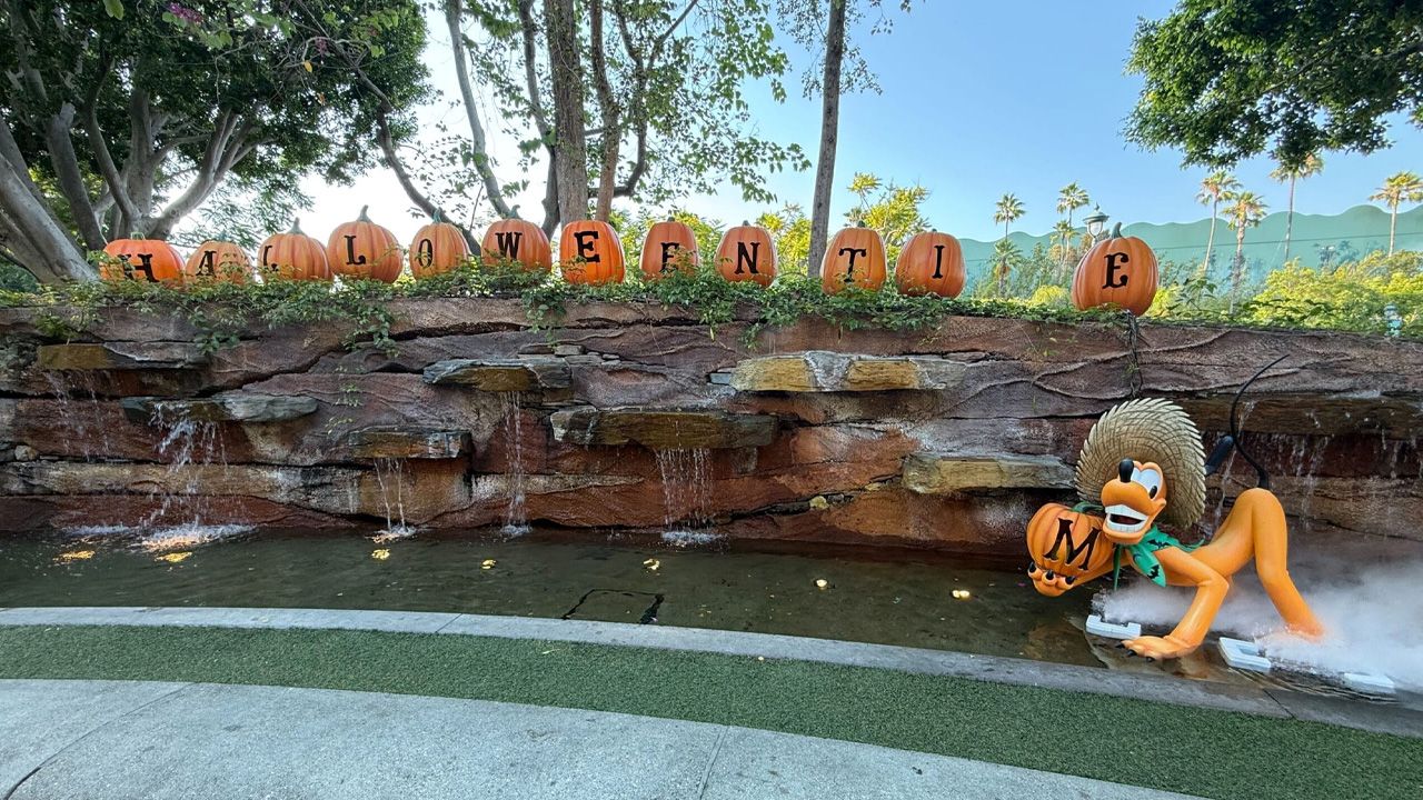 Disneyland Halloween Decorations 2025 - 2