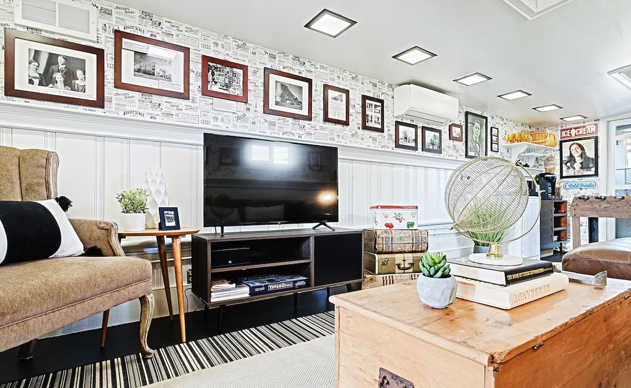 Entertainment Zone of Haines Shoe House