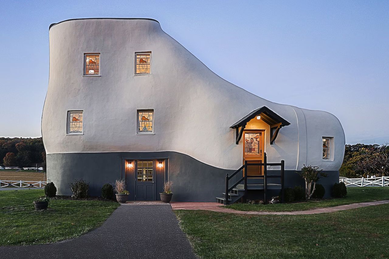 Exterior of Haines Shoe House - 2