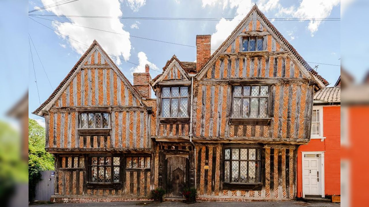 Harry Potter-Themed Airbnbs - De Vere House Room 2, Lavenham, United Kingdom