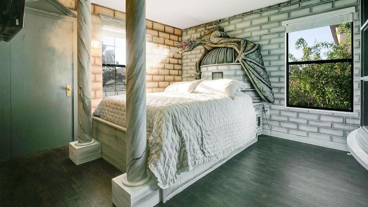 Harry Potter-Themed Airbnbs - Wizards Way in Florida, USA 1