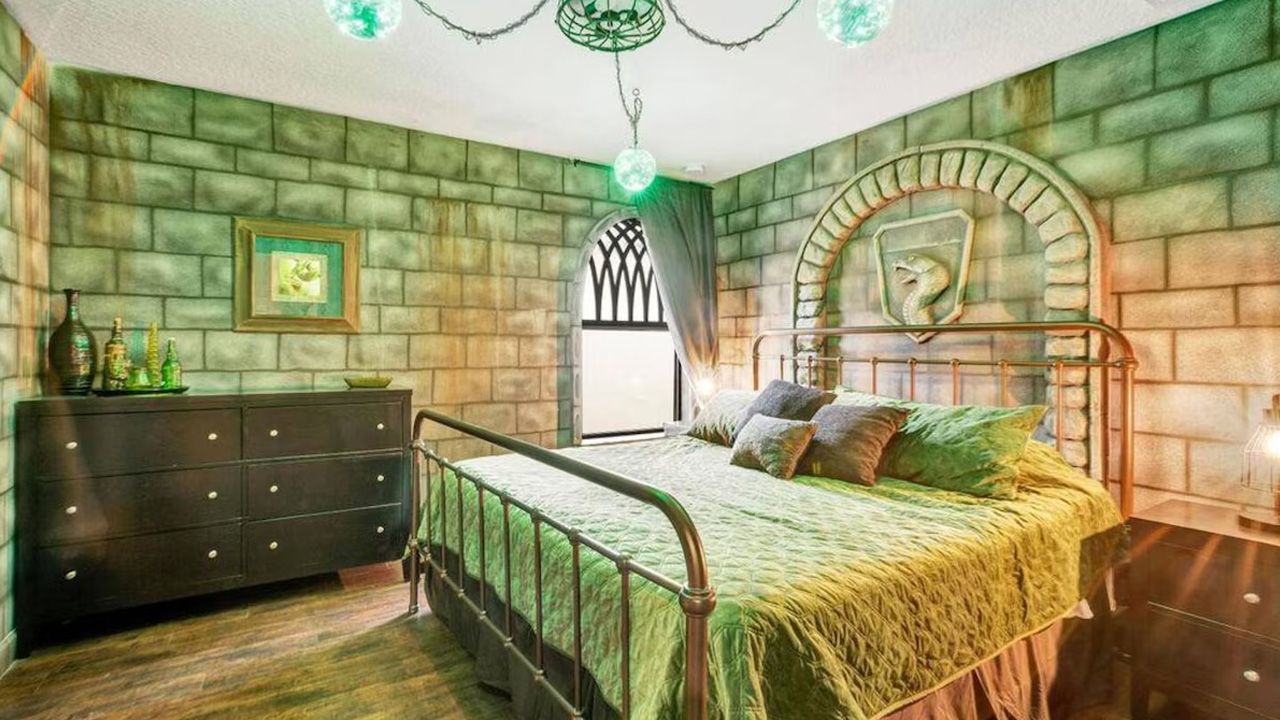 Harry Potter-Themed Airbnbs - Wizards Way in Florida, USA