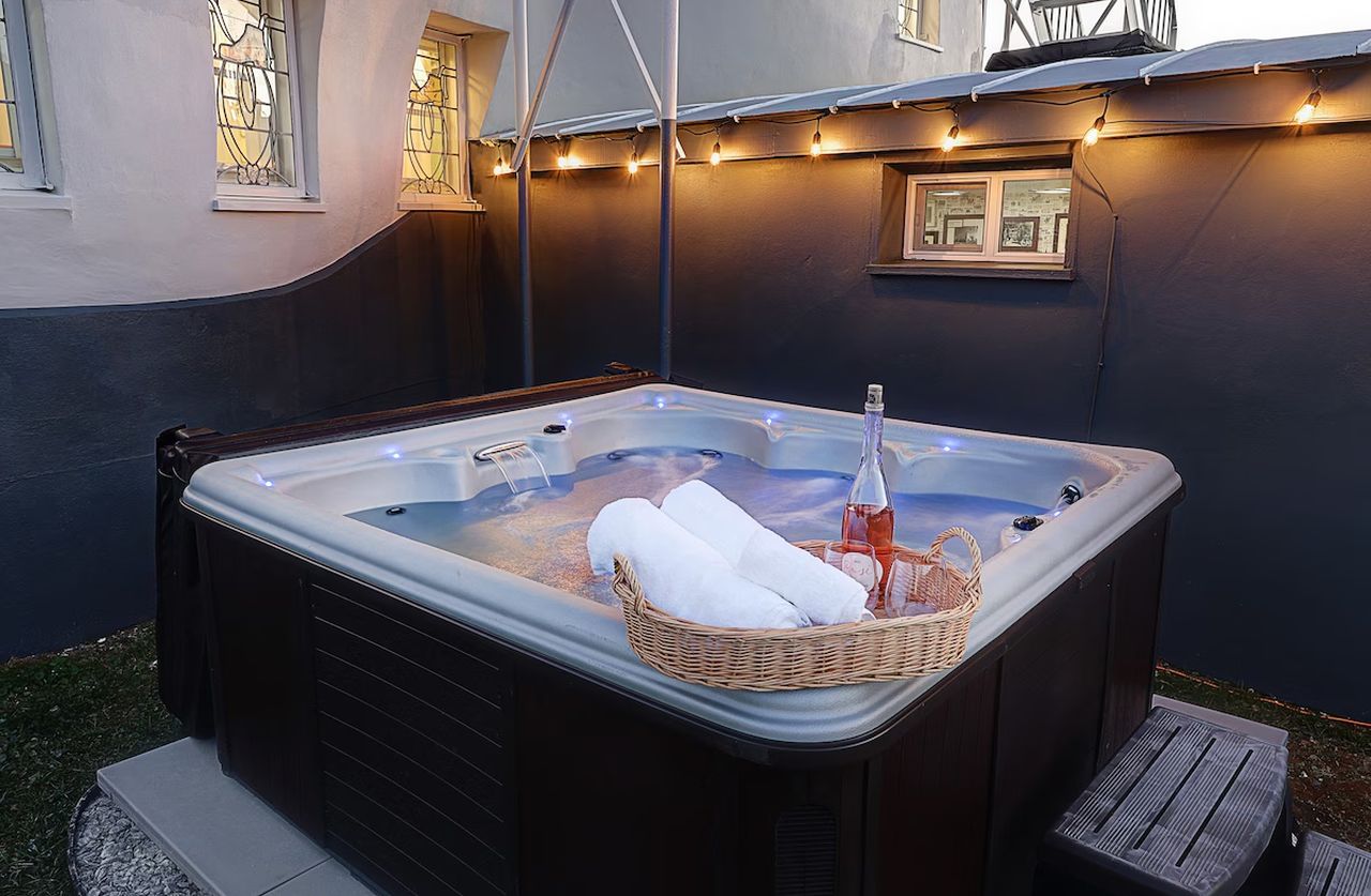 Hot Tub of Haines Shoe House