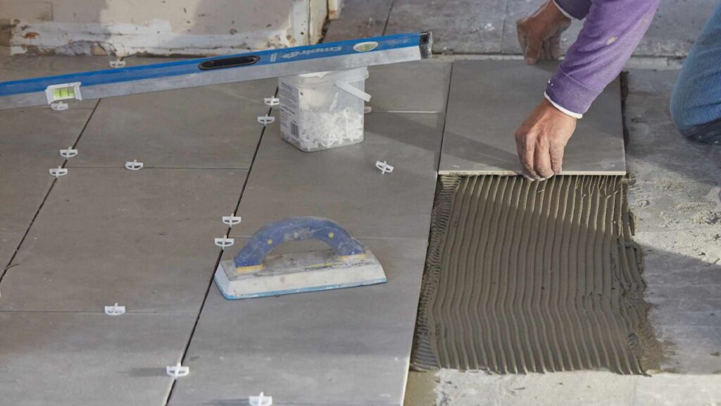 How to Retile Bathroom Floor: A DIYer's Comprehensive Guide