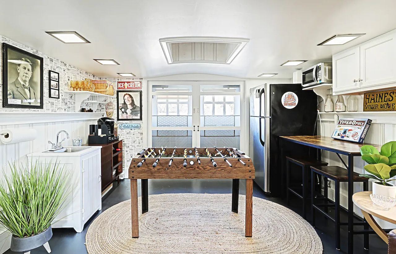 Kitchen of Haines Shoe House - 4