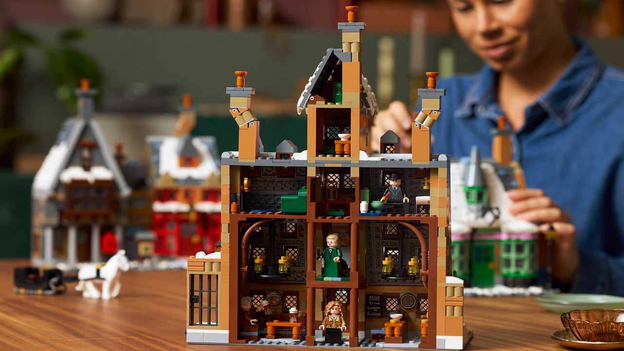LEGO Hogsmeade Village Collectors' Edition - 7