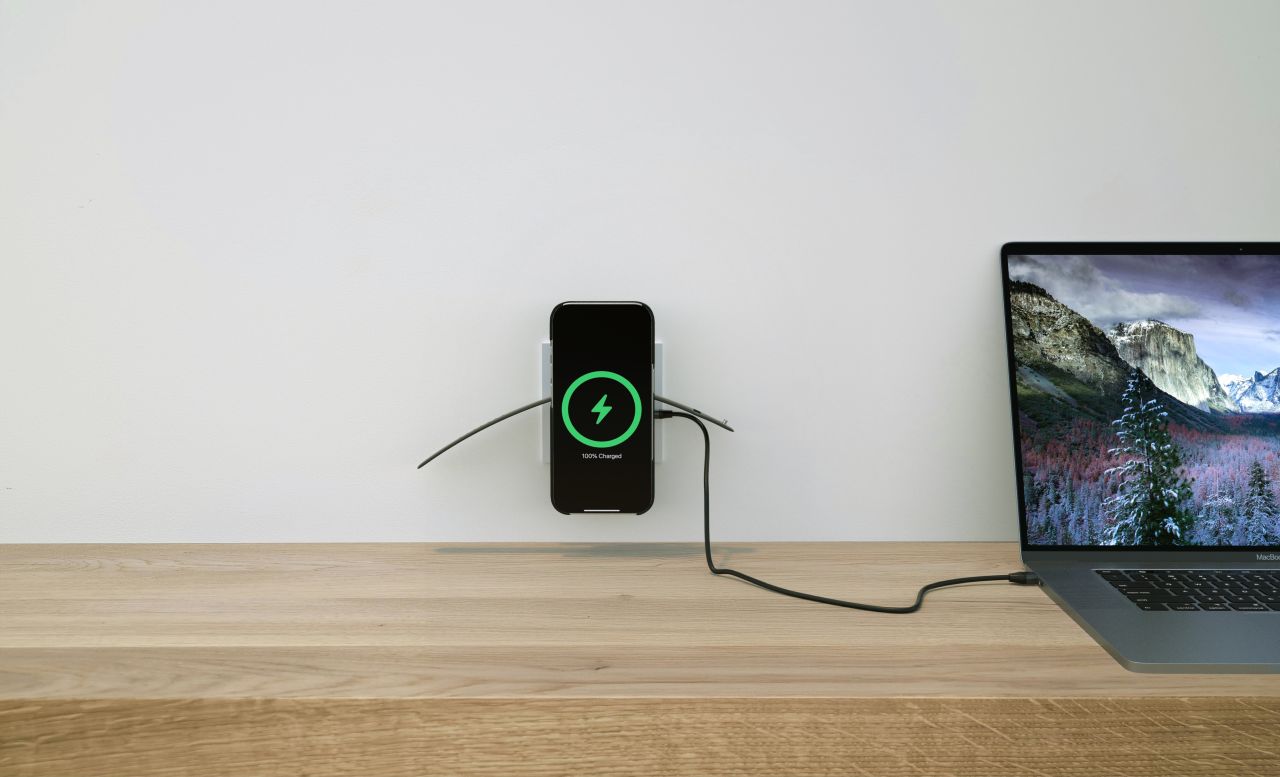MAGLYNX MagSafe charger