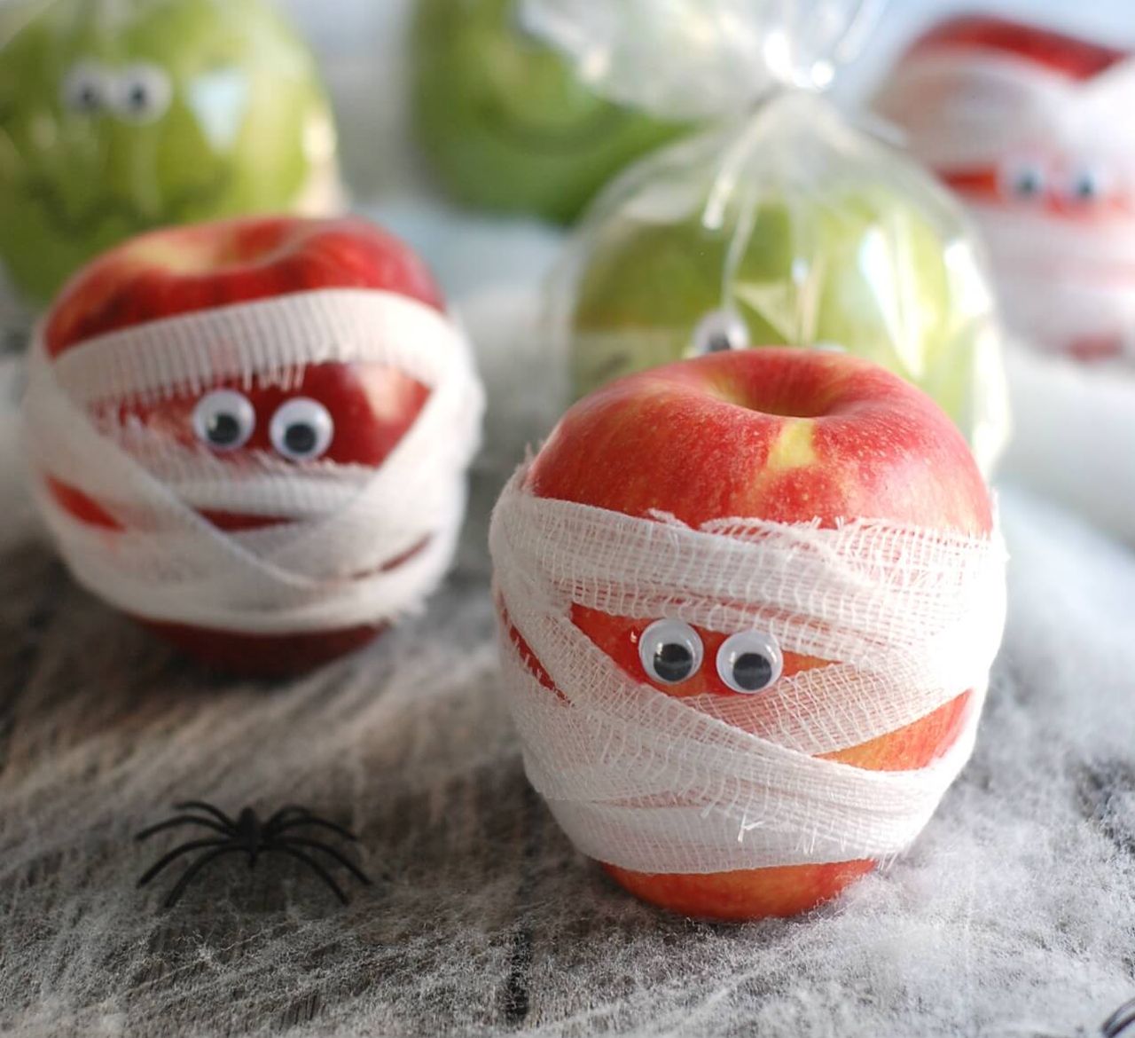 Mummy Apples Party Favor