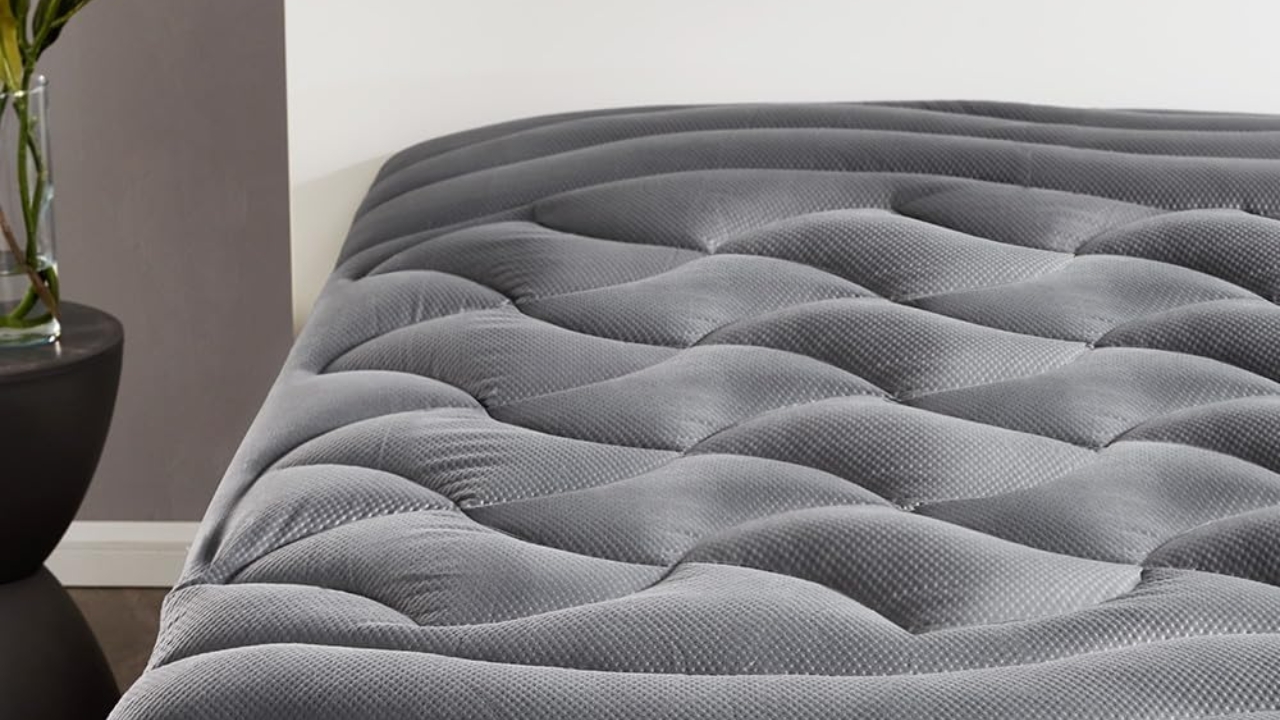 SLEEP ZONE Cooling Queen Mattress