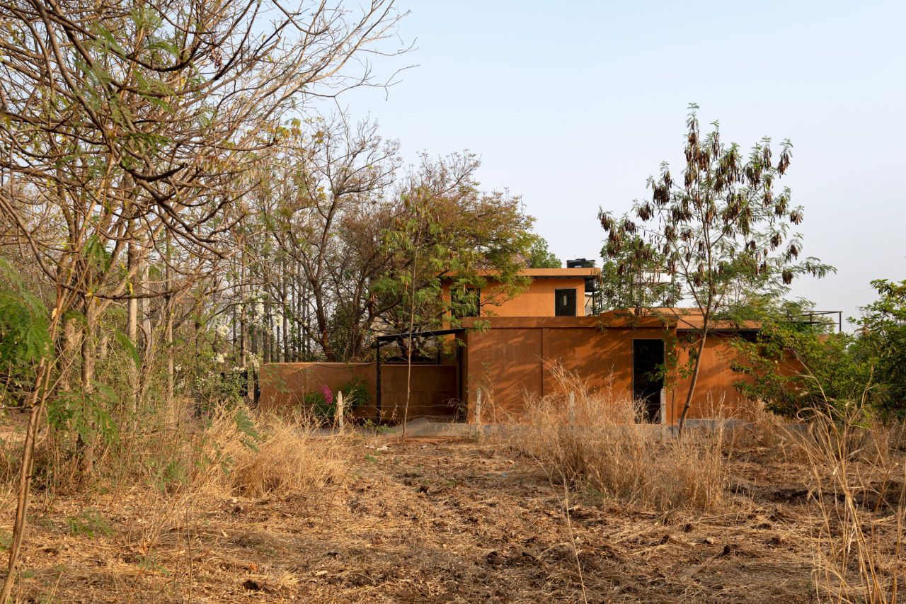 This House in Hyderabad, India is Built From Local Soil and Recycled Materials