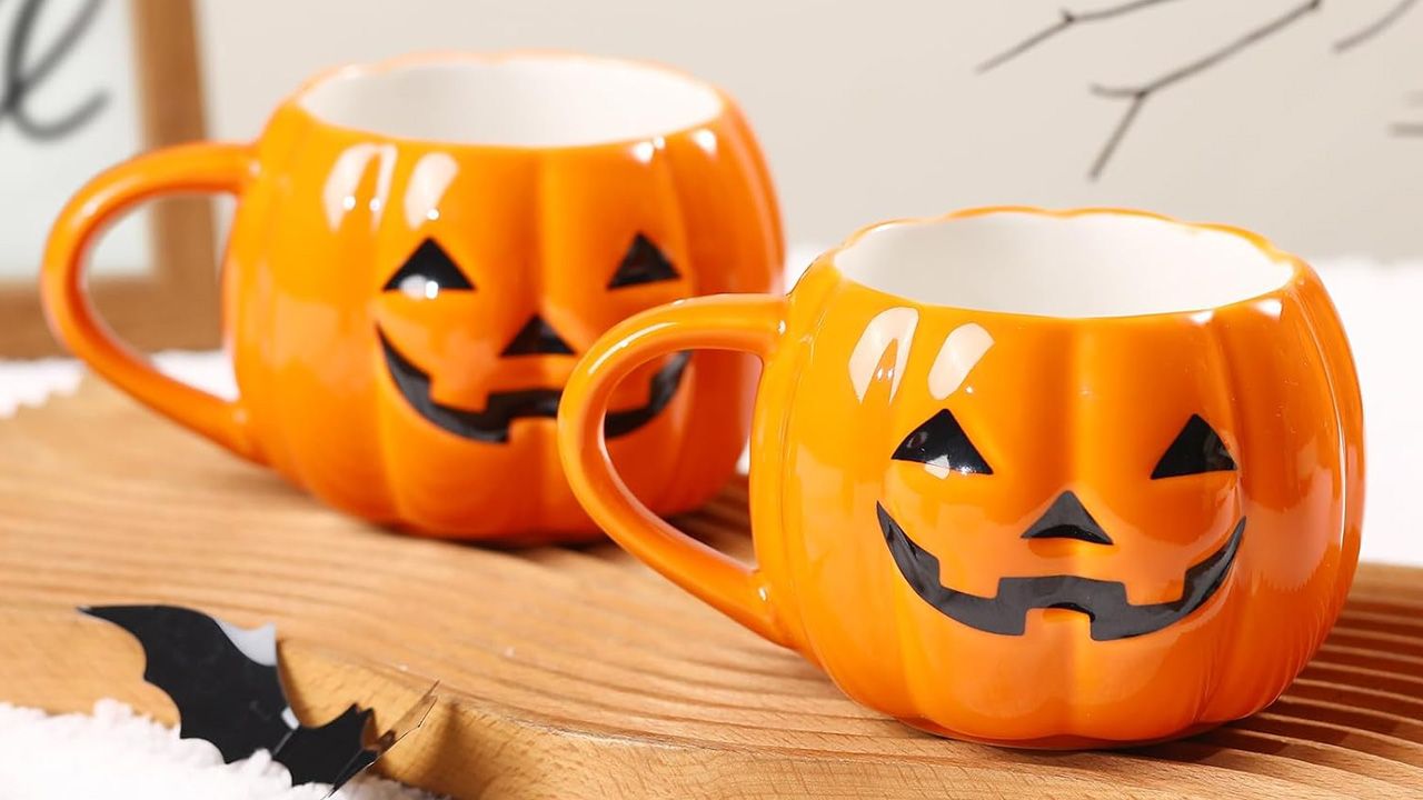 Best Pumpkin-Shaped Kitchen Items - Halloween Pumpkin Mug Set