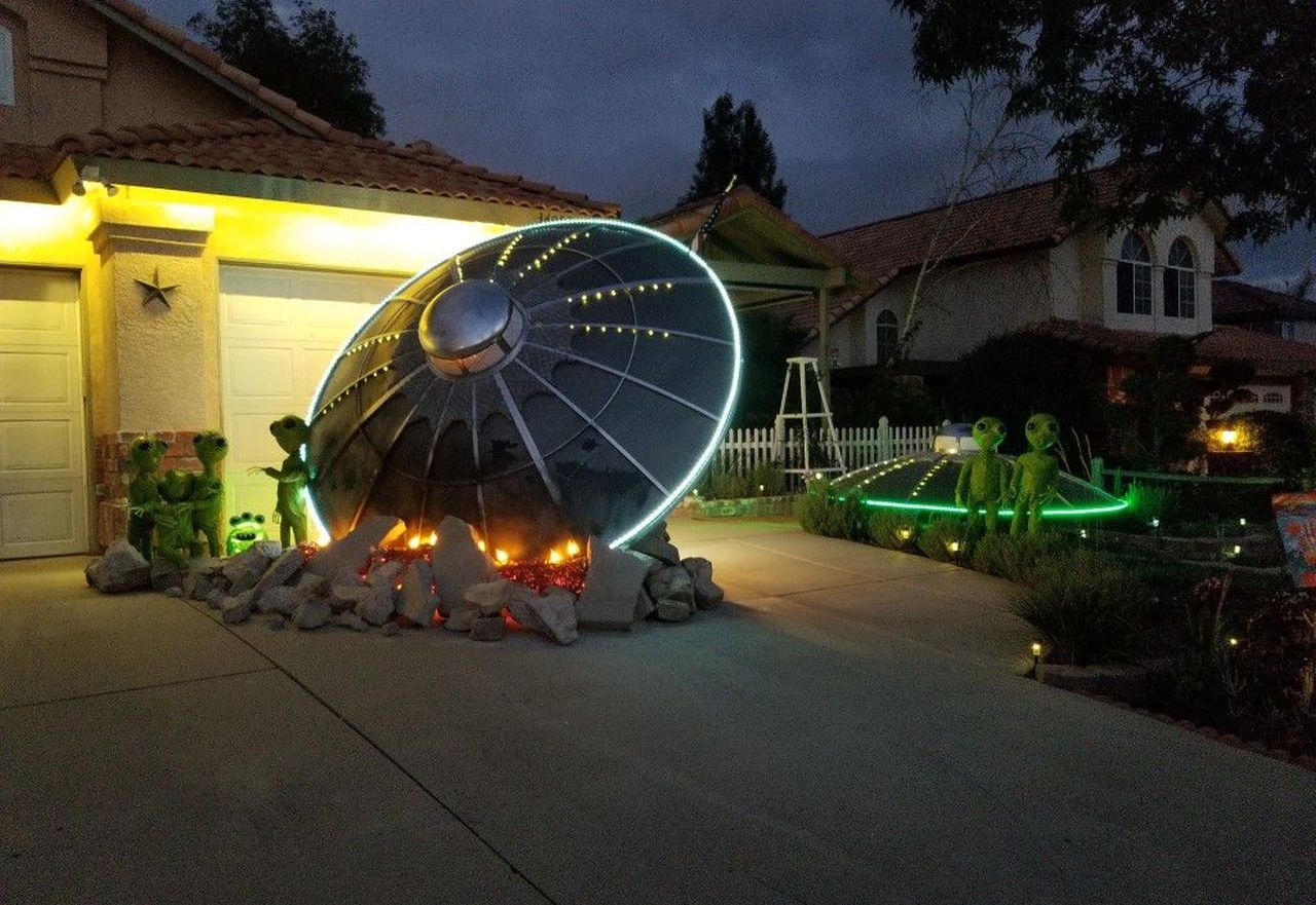 Crashed UFO in Backyard