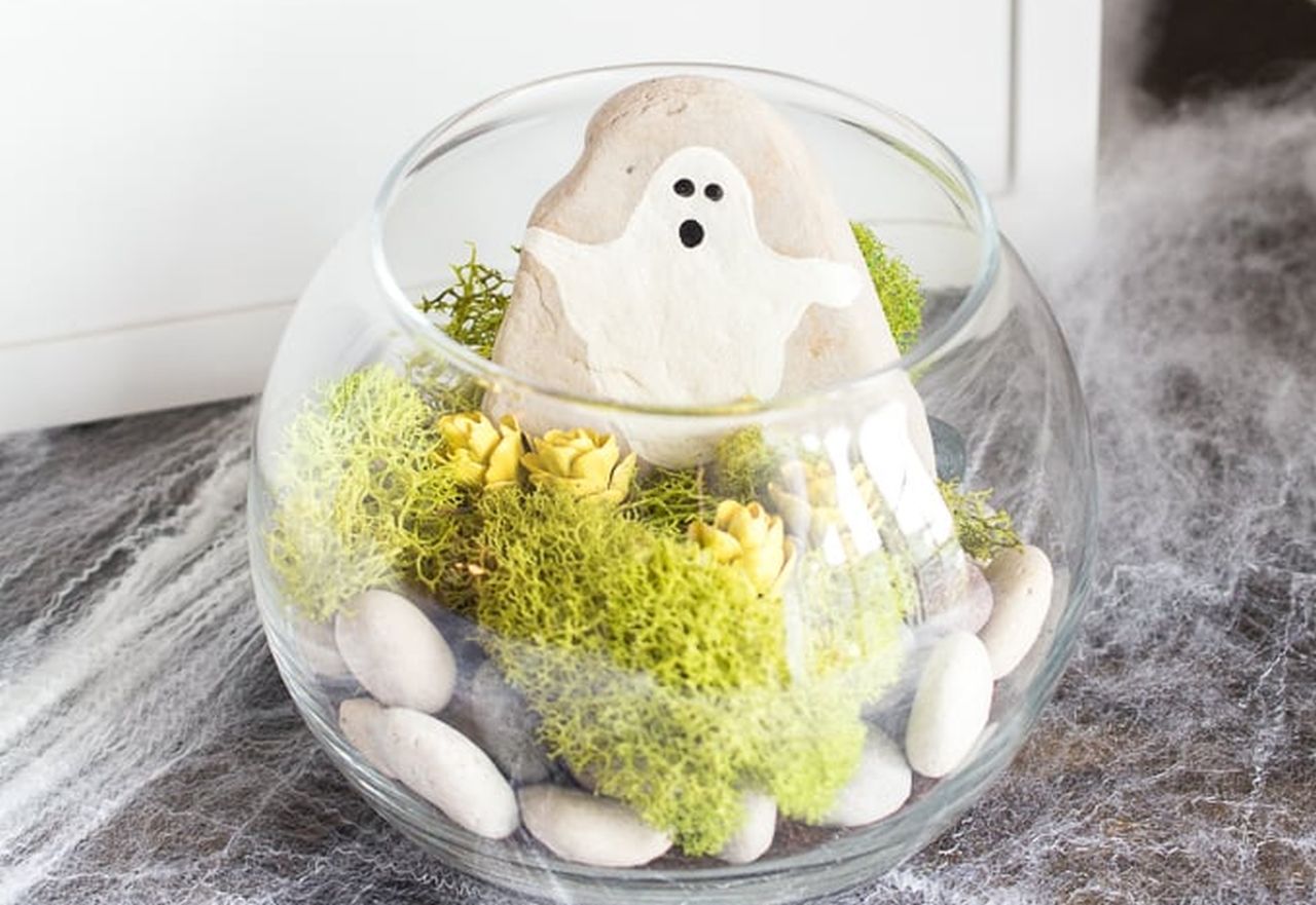 Cutest DIY Halloween Terrarium