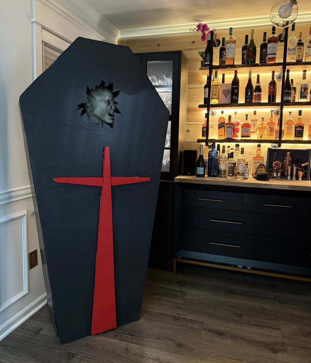 Isaac Alexander DIY Vampire in Coffin Halloween Animatronics