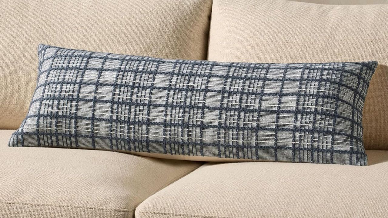 Joanna Gaines x Loloi Collaboration - Liv Collection Pillow