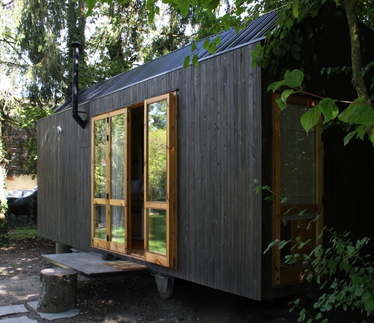 Madeiguincho Berra Tiny House Features Shou Sugi Ban Exterior