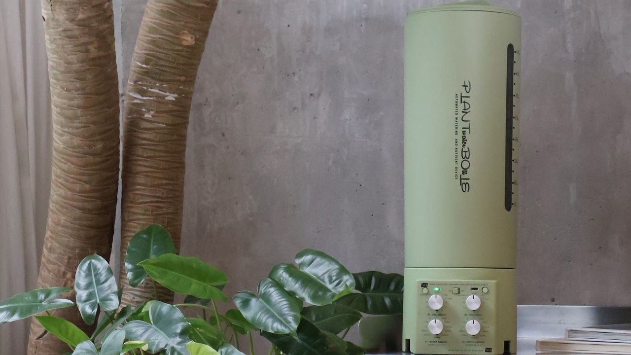 PlantWaterBottle Gravity-Fed Watering and Nutrient Device - 1