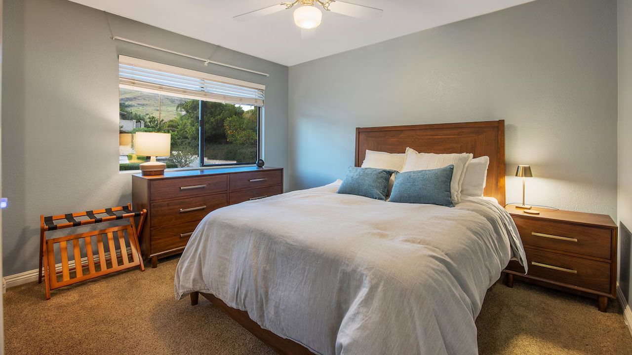 Poltergeist Movie House on Airbnb - 10