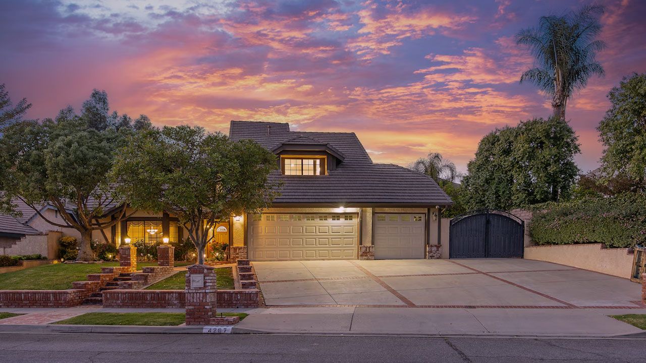 Poltergeist Movie House on Airbnb - exterior 1