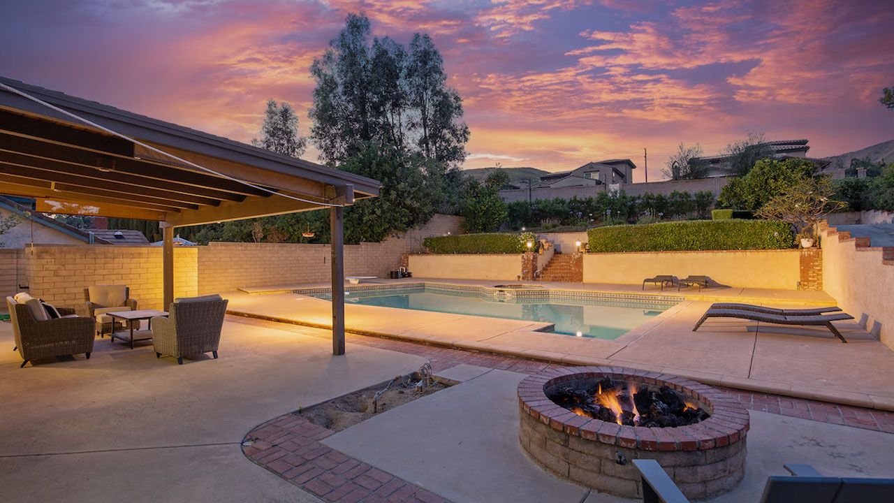 Poltergeist Movie House on Airbnb - exterior 3