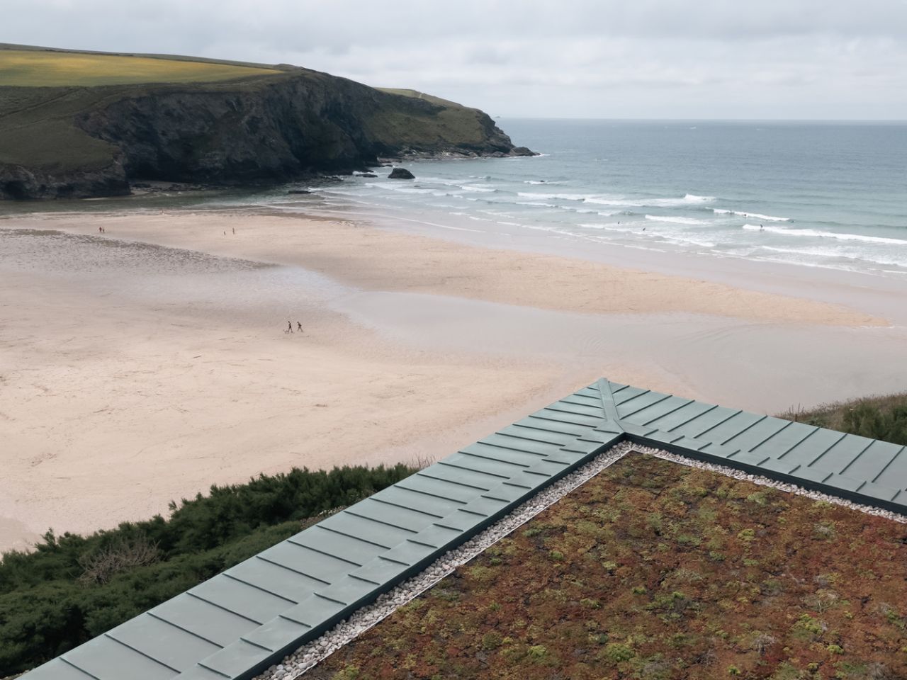 Rundell Associates Designs Two-Family House overlooking Mawgan Porth Bay in Cornwall, England