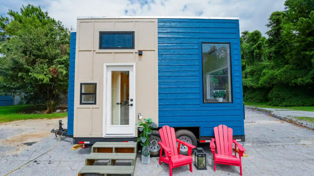 Sora Tiny House is Built for Work and Relaxation