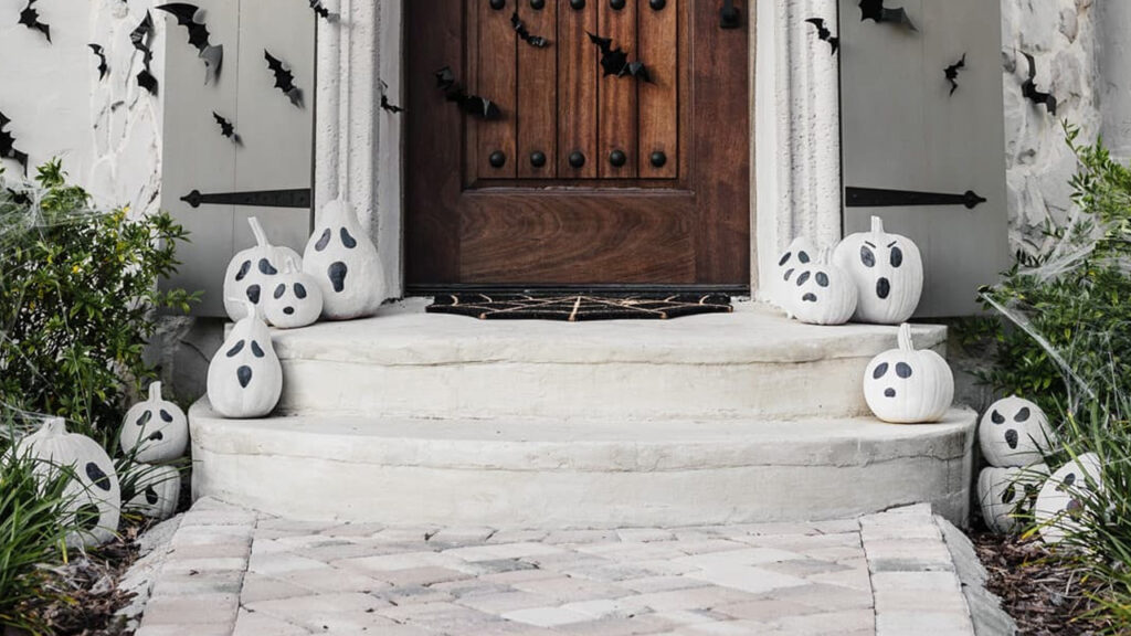 Spooky Painted Ghost Pumpkins is Fun and Easy Halloween DIY for Whole Family
