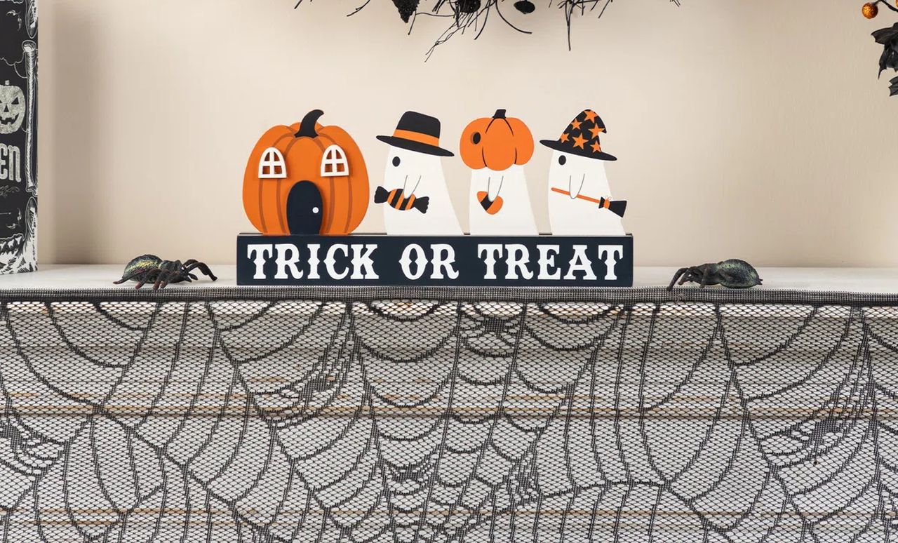 TRICK OR TREAT Pumpkin & Ghosts Table Décor
