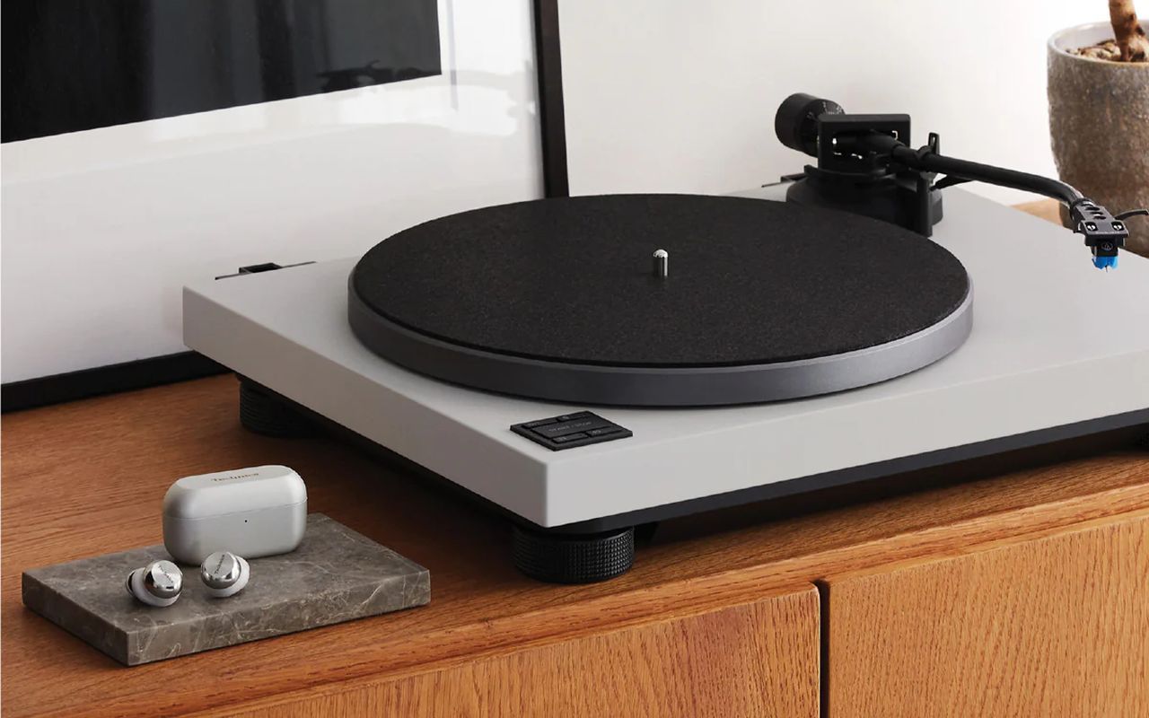 Technics SL 40CBT Turntable