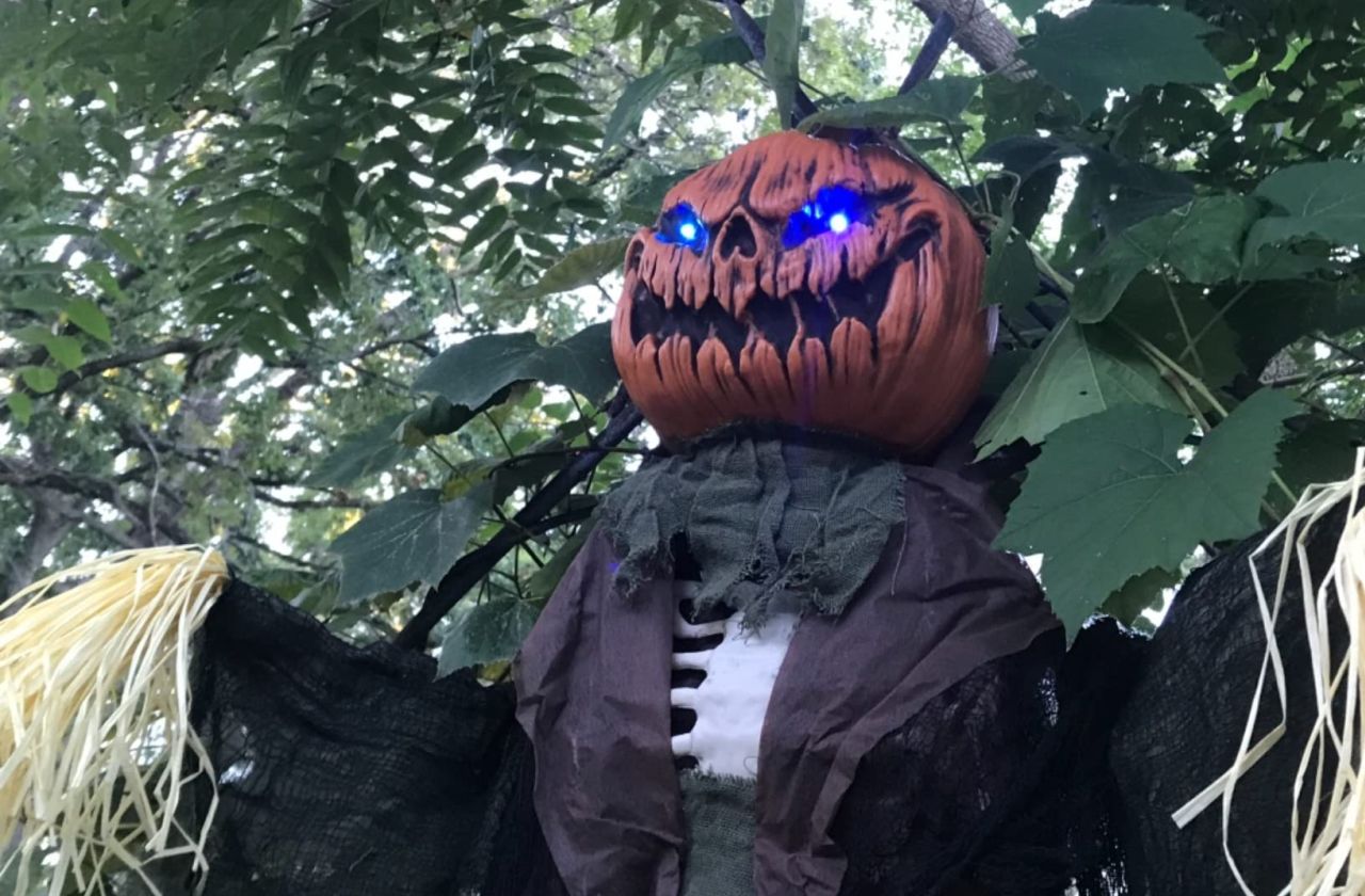 This $49 Scary Pumpkin Scarecrow Animatronic is Deadliest Halloween Deal on Amazon - 1