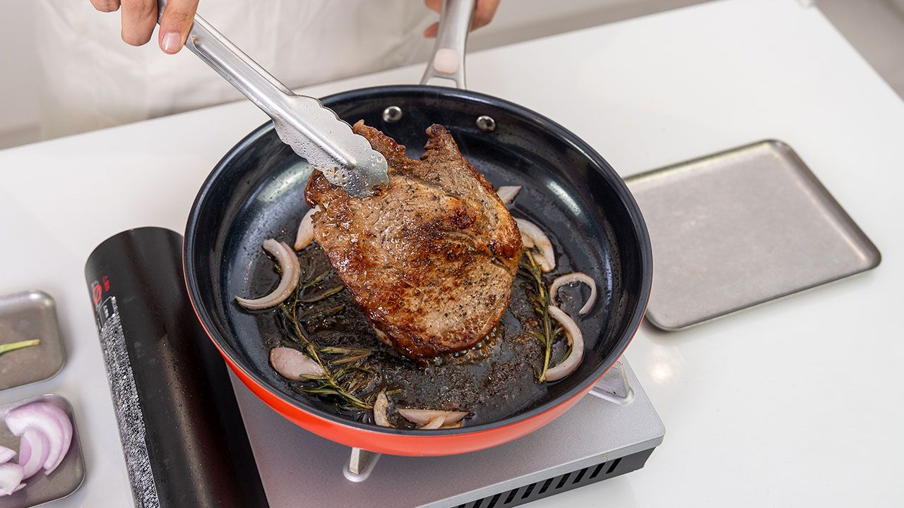 Titaner 5-Layer Titanium Frying Pan Will be Your Family Heirloom - 4